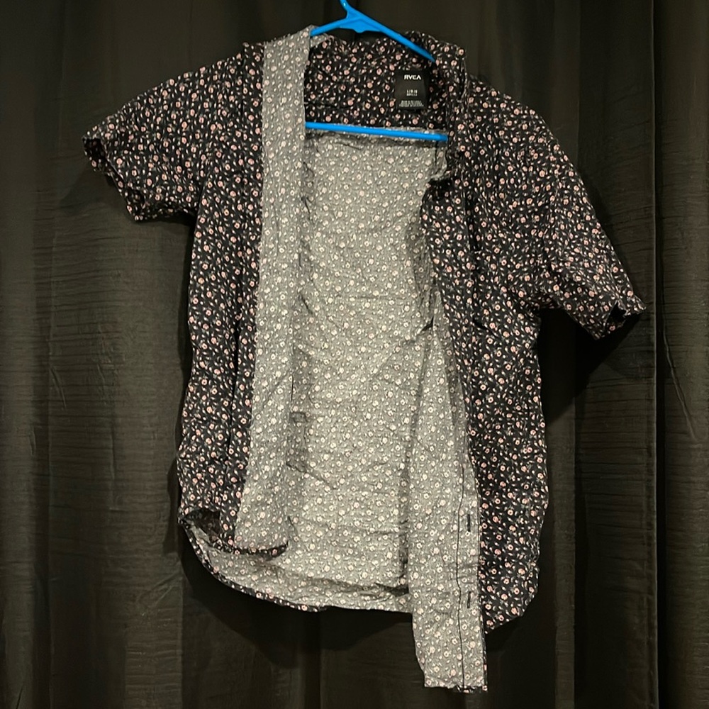 Button down - Picture 1 of 2